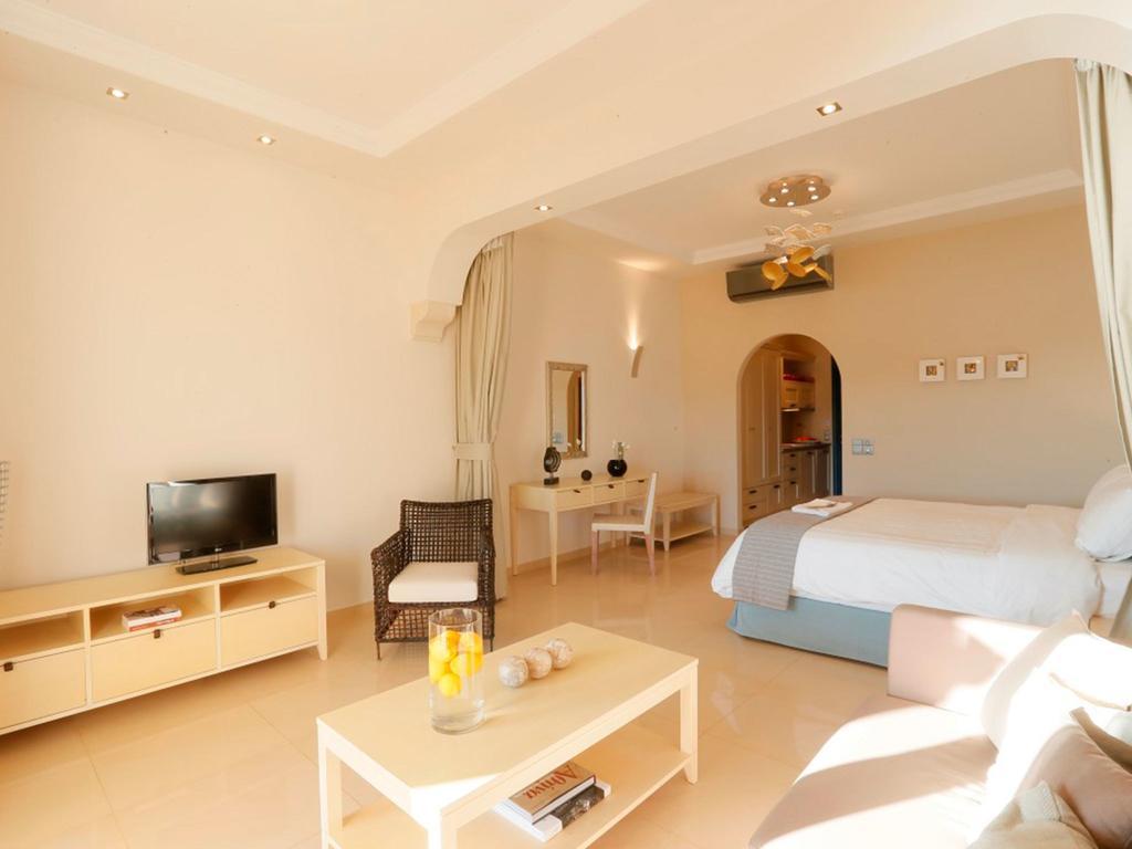 Pictures Suites Agios Stefanos Avliotes  Habitación foto